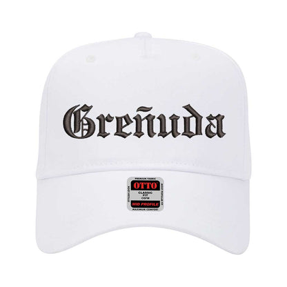 5 panel White baseball hat embroidered with the phrase Greñuda -DSY Lifestyle