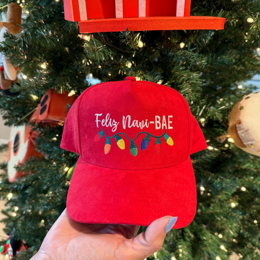 Red suede baseball hat embroidered with the phrase feliz navi bae-DSY Lifestyle