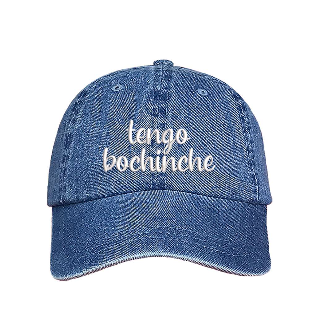 Light denim baseball hat embroidered with the phrase tengo bochinche-DSY Lifestyle
