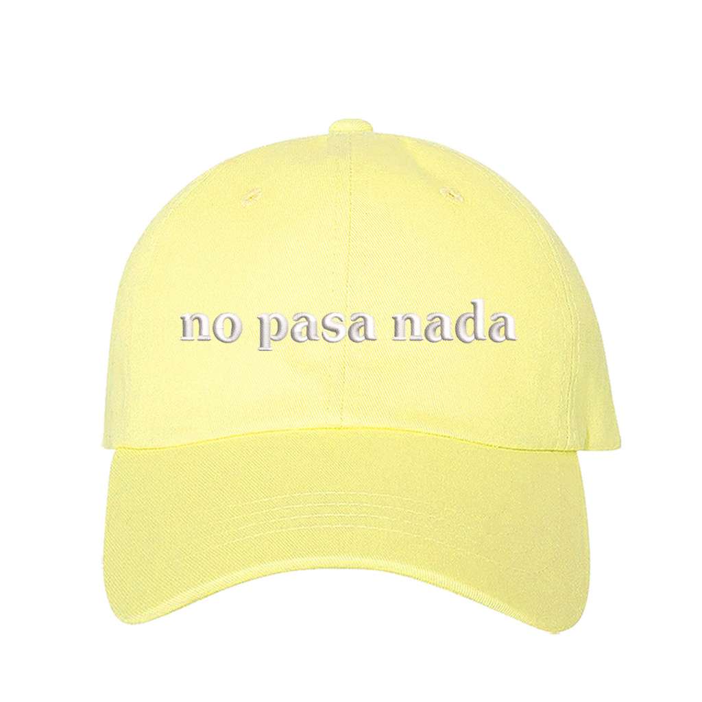 Yellow baseball hat embroidered with the phrase no pasa nada-DSY Lifestyle